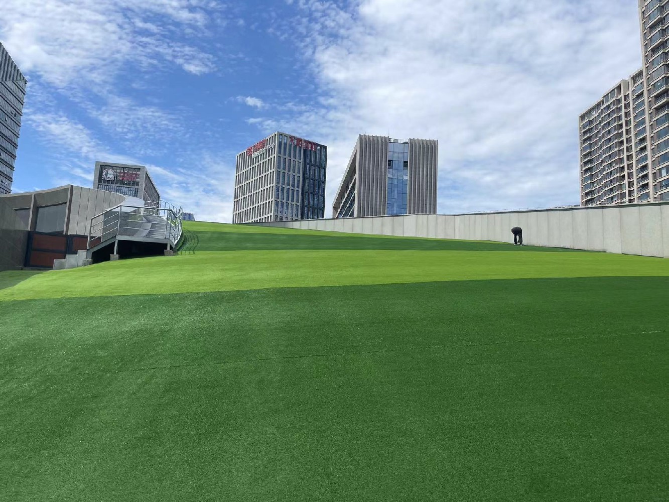 足球场人工草皮：现代足球的绿色革命